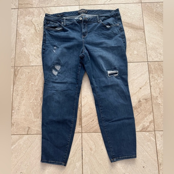 Women's Torrid 24R Distressed skinny jeans - Picture 1 of 4